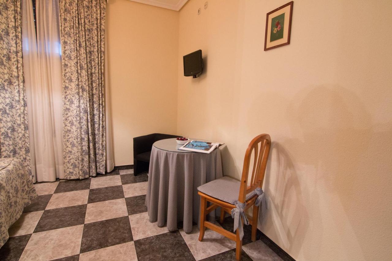 Hostal Santa Ana Madridejos Dış mekan fotoğraf